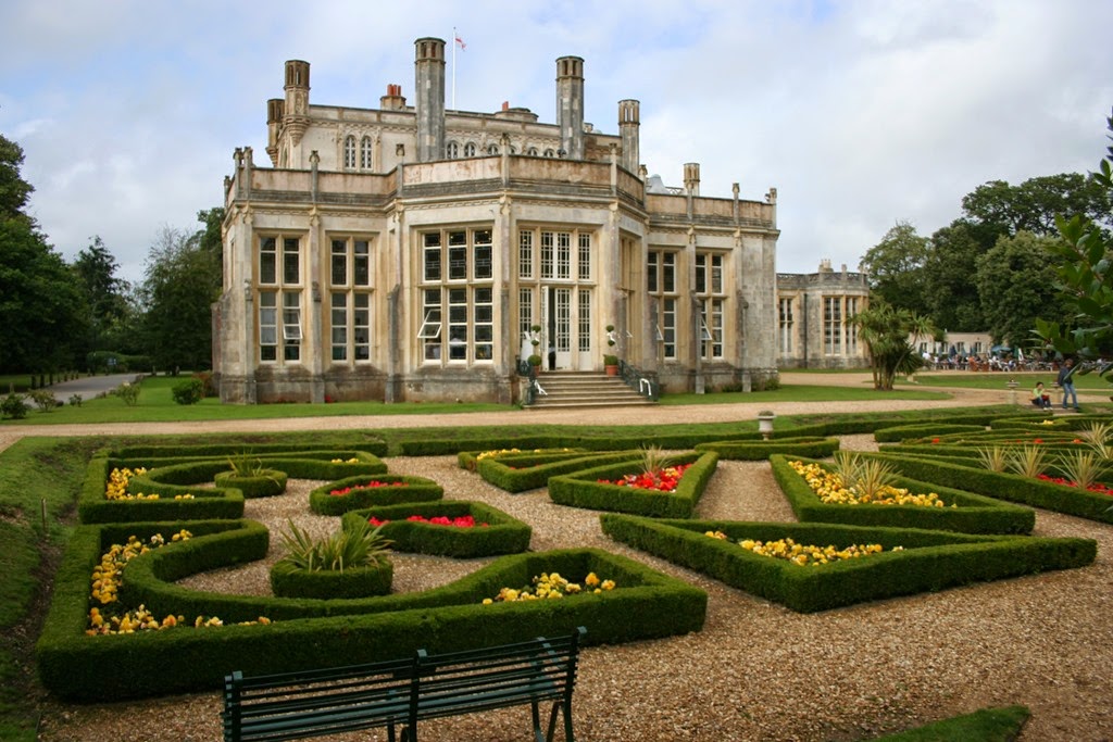 [Highcliffe%2520Castle%255B4%255D.jpg]