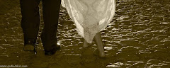 Foto 004 do album (digital) de fotos de Clarissa & Andrey. Imagens do Estúdio Grafia da Luz, formado pela fotógrafa Glades Olivier, o fotógrafo Marcos Rosa e a designer Carolina Luscher. O Estúdio Grafia da Luz faz fotografia e vídeo (filmagem) de noivas, noivos, casamentos, moda, publicidade, álbum diagramado e eventos em geral em Belo Horizonte e em todo o estado de Minas Gerais. fotos casamento belo horizonte filmagem de bh casamentos para fotografo fotografos fotografias retratos festa vídeo moda fotografia juiz fora video clips
