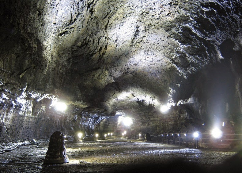 manjanggul-lava-tube-5 manjanggul-lava-tube-5