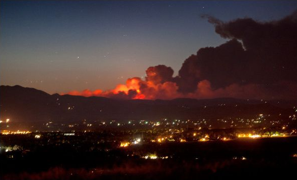 Wildfire burns near Fort Collins Colorado, 12 June 2012. Brian O'Connor