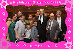Fotos do evento Bat Mitzvah Eliezer Max - 20.11.11. Foto numero 94 da Social Click Fotografia Digital, do Rio de Janeiro, RJ, que faz fotos divertidas, fotos malucas, fotos com fantasias, fotos na hora, fotografia maluca, fotografia divertida com molduras personalizadas. fotos divertidas malucas foto maluca animadas animado rj rio de janeiro divertida fantasia animada para baile debutantes sites eventos noivas aniversarios 15 anos