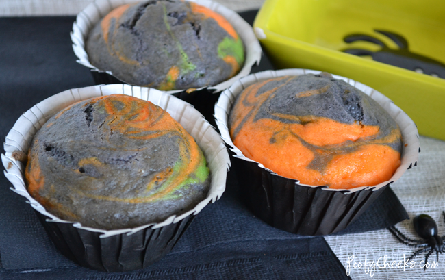 Tie Dye Spider Cupcakes by www.poofycheeks.com