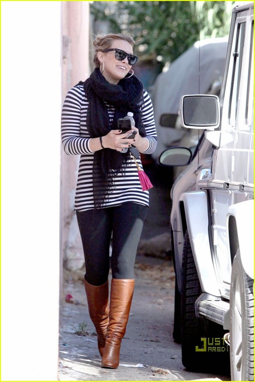 [hilary-duff-striped-shirt-pilates-05%255B5%255D.jpg]