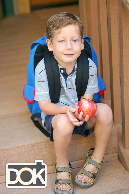 [sean%2520and%2520his%2520apple%25202009%2520copy%255B4%255D.jpg]