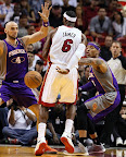 lebron james nba 121105 mia vs phx 14 King James wears 5 Colorways of Nike LeBron X in 6 Games