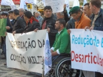 [Militares%2520voltam%2520a%2520manifestar-se%2520em%2520Novembro.%2520Out.2013%255B2%255D.jpg]