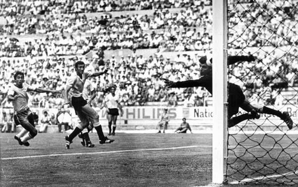 Gol de Clodoaldo contra o Uruguai em 1970 Gol de Clodoaldo contra o Uruguai em 1970