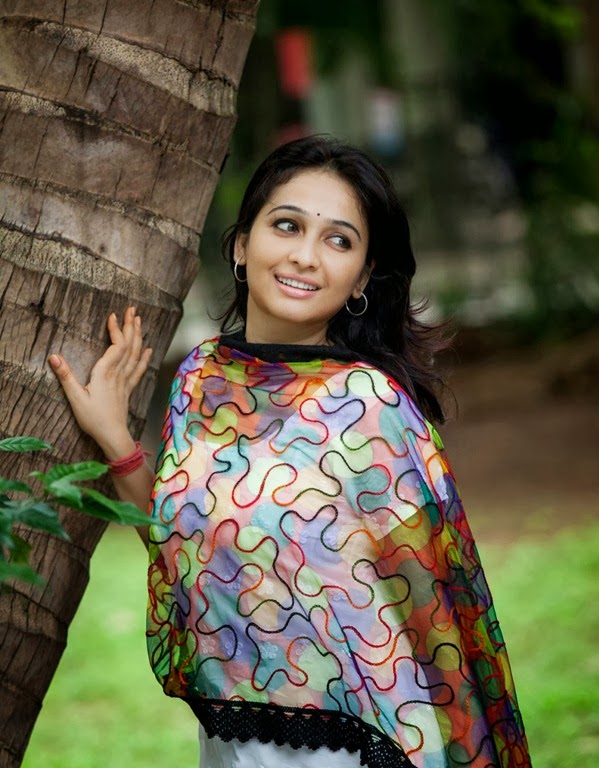[tamil_actress_aavaana_still%255B5%255D.jpg]
