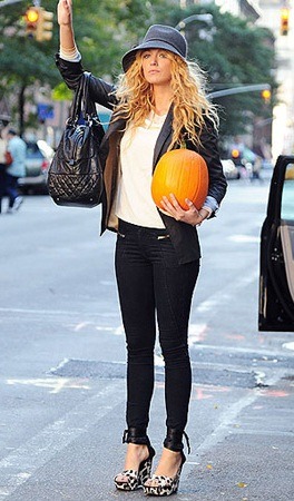 [denim-blake-lively-gossip-girl-halloween%255B40%255D.jpg]