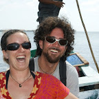 Das Boot kippt bald um! aber wir lachen und kaputt.