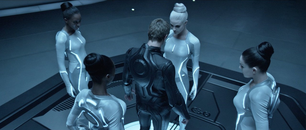 [Tron-Legacy-Armory-Girls2.jpg]