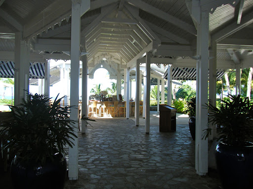 The Cabana offers shady outdoor eats and a sweet bar. It'd be a great place for late-night wedding drinks or a next day brunch!