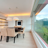 989568945 001 Barker Villa