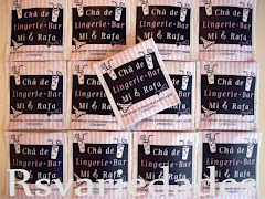 Sachê de chá
    : R$1,50 unid (min.40 unids) 
    : Cento= R$135,00
    : Sabores camomila, erva-cidreira ou chá preto.
    : Pode-se optar na escolha de mais de um sabor (min. 20 unids por sabor).
    : Personalização feita através de etiqueta personalizada e não por impressão na embalagem. O sachê já vem com o saquinho dentro.
    : Criamos uma etiqueta personalizada que colamos por cima de um sachê comum que encontramos no supermercado do tipo que já vem lacradinho na lateral.
    : Assim o conteúdo fica preservado.