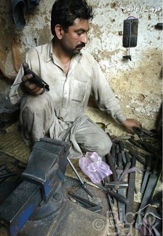 [pakistani-gun-manufacturer-81e773%255B2%255D.jpg]
