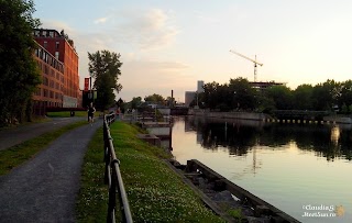 Lachine Canal 07 w alergare, Lachine Canal, luminile orasului, Montreal Lachine-Canal-07_w.jpg
