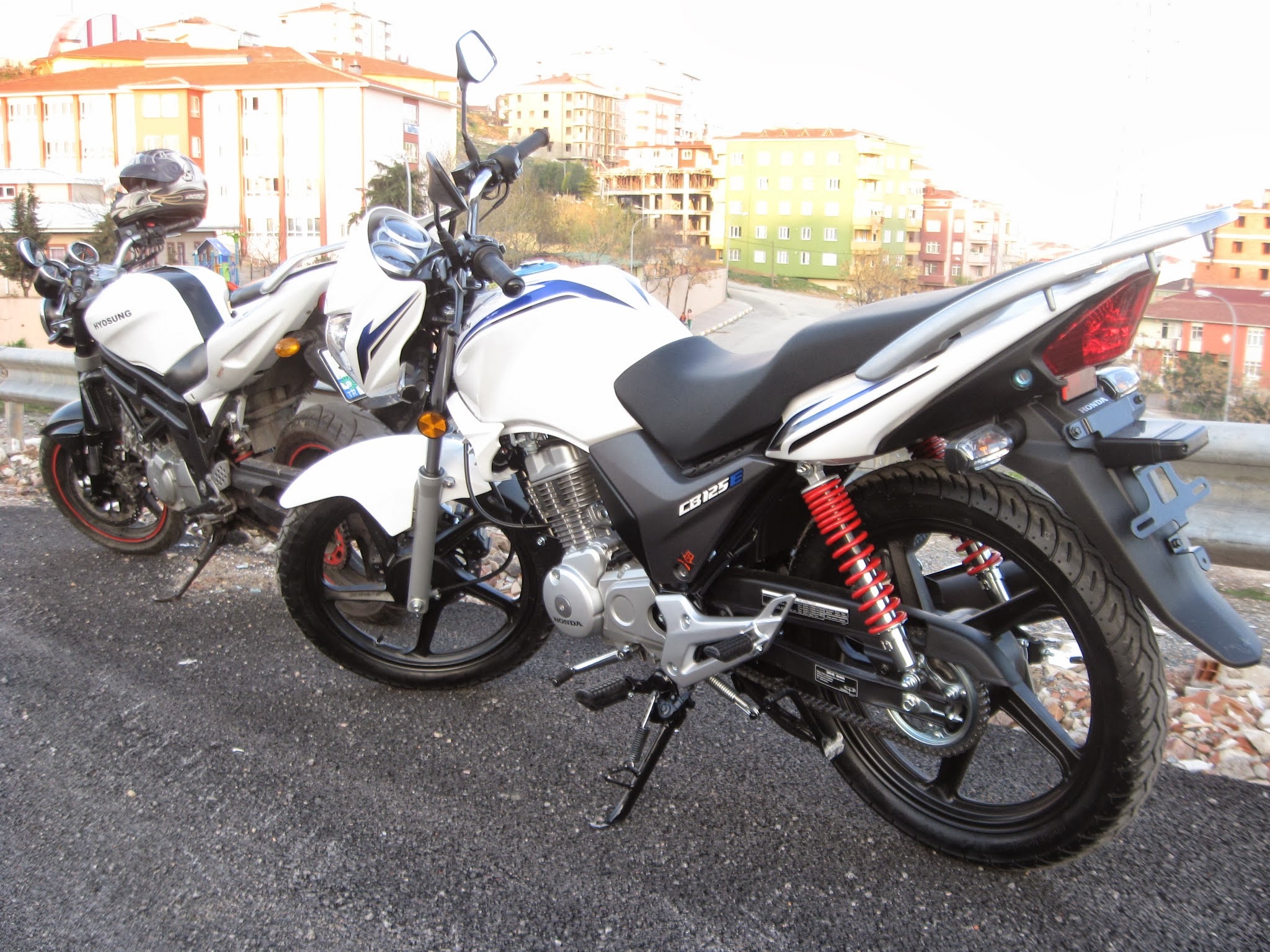Honda cb125e