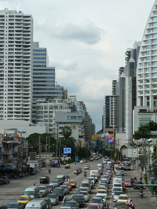 Main cross street. Sukhuimvit, Bangkok