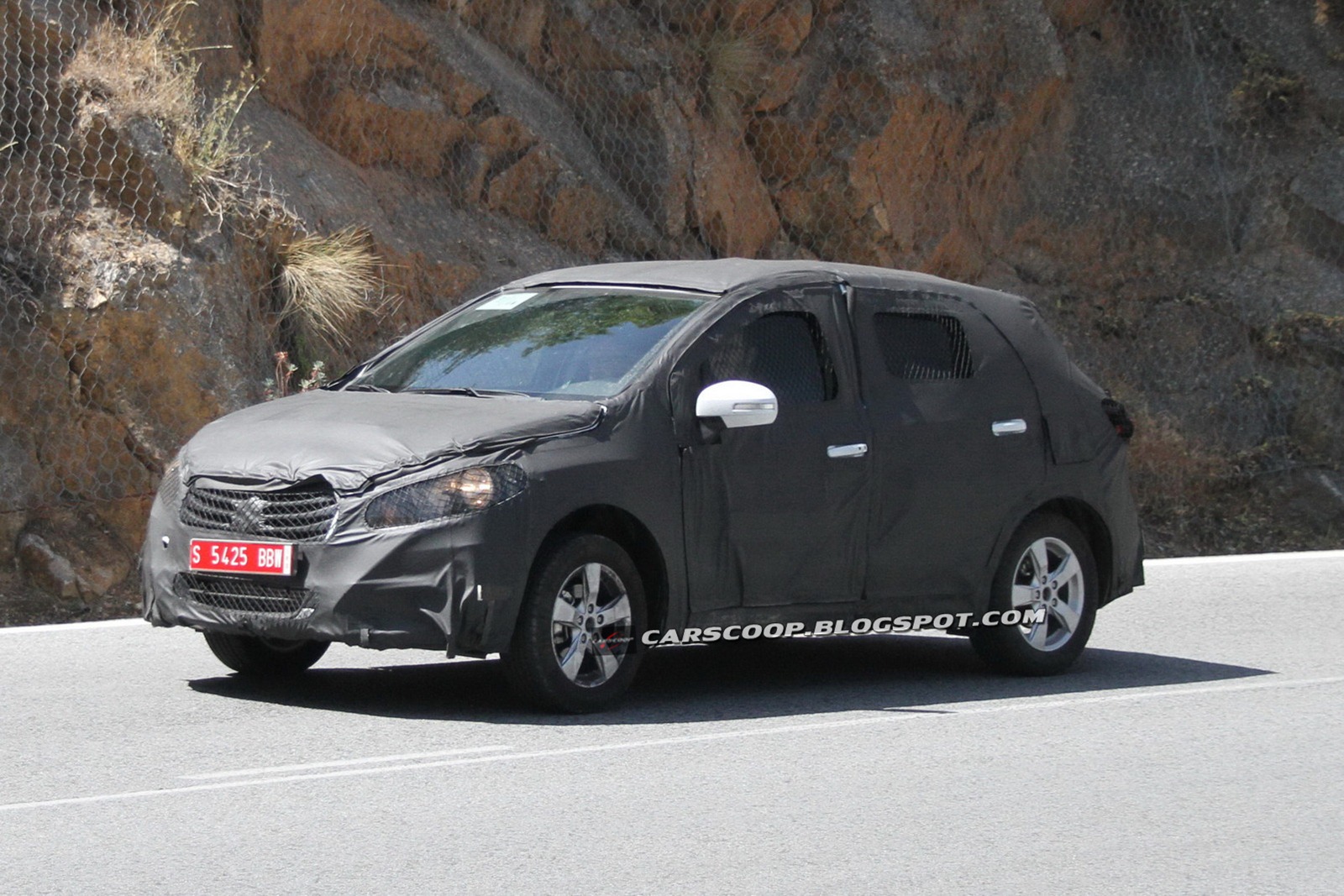 [2014-Suzuki-CUV-13%255B3%255D.jpg]
