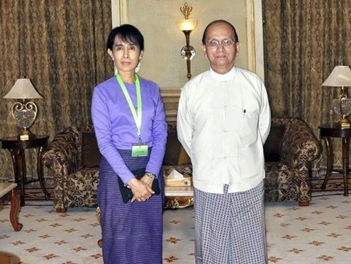 http://lh3.ggpht.com/-6pXNjI3SjIE/Tnp8dQbvtxI/AAAAAAAAAsE/mxzSMumdAb4/Aung%252520San%252520Suu%252520Kyi%252520Thein%252520Sein%25255B2%25255D.jpg