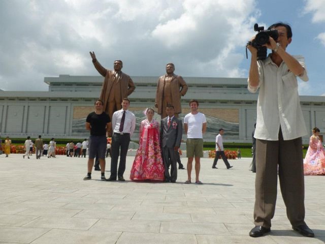 [tourist-north-korea-34%255B2%255D.jpg]