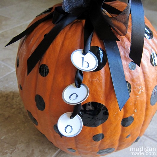 [simple-decorated-pumpkin-with-dots-00%255B4%255D.jpg]