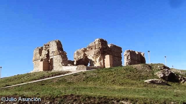 [Castillo-de-Tiebas---Navarra1.jpg]