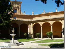 Museo de Huesca - Patio porticado Museo de Huesca - Patio porticado