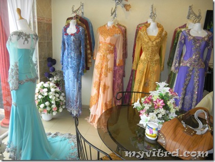 pasal baju pengantin ni sebab zaman aku nak cari baju pengantin