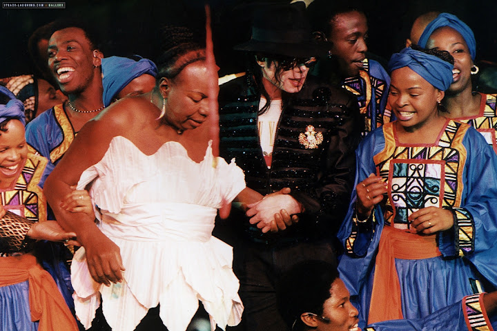 michael-visits-nelson-mandela-to-celebrate-his-80th-birthday%252528119%252529-m-5.jpg