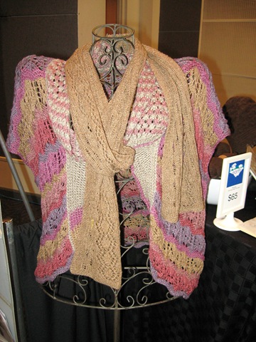 [20111203ARFiberArtsEx1022.jpg]