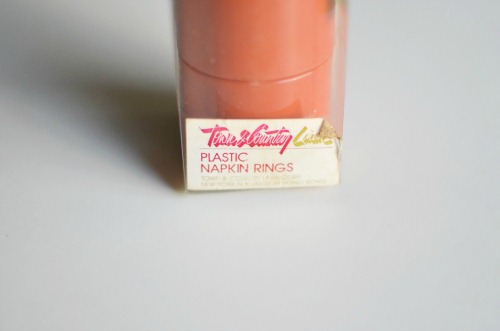 [thrifty%2520plastic%2520napkin%2520rings%255B4%255D.jpg]