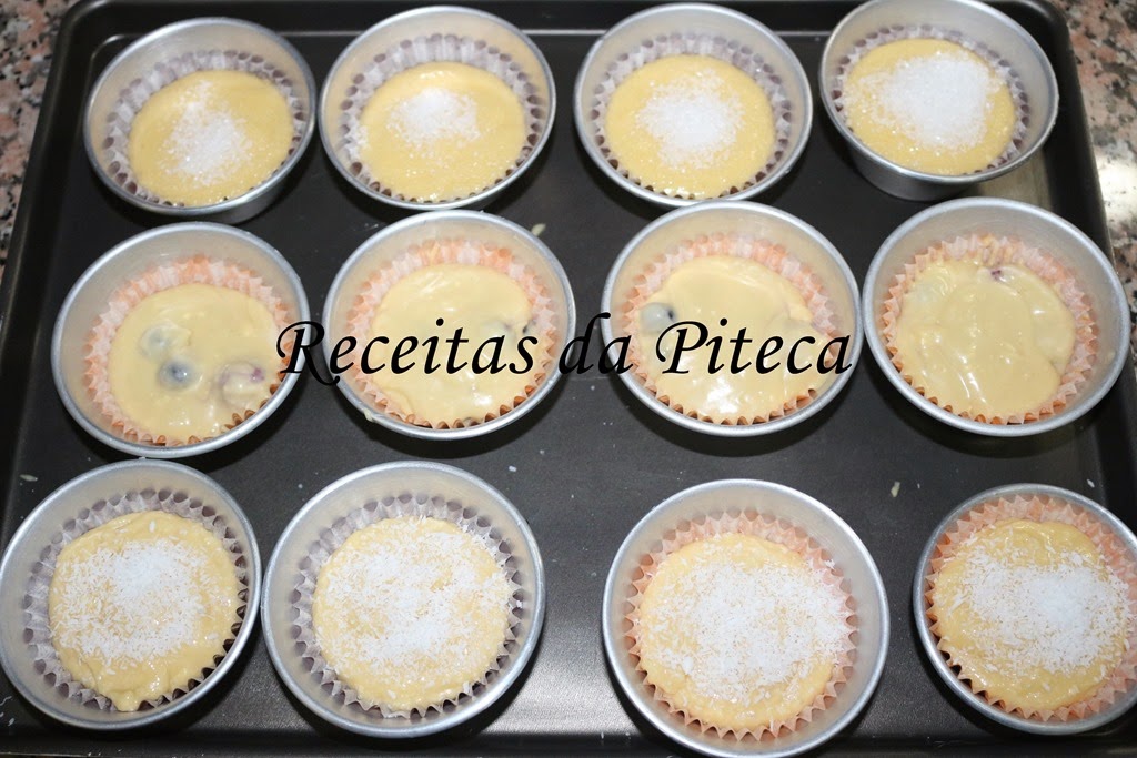 [Cupcakes%2520v%25C3%25A1rios-%2520massa%255B3%255D.jpg]