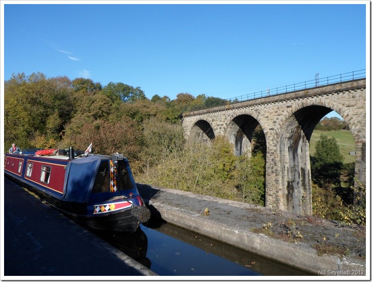 SAM_4086 Marple Aqueduct and viaduct