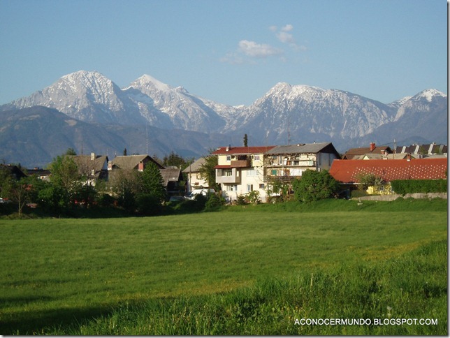 01-Kranj-Vista de la montañas-P4280247
