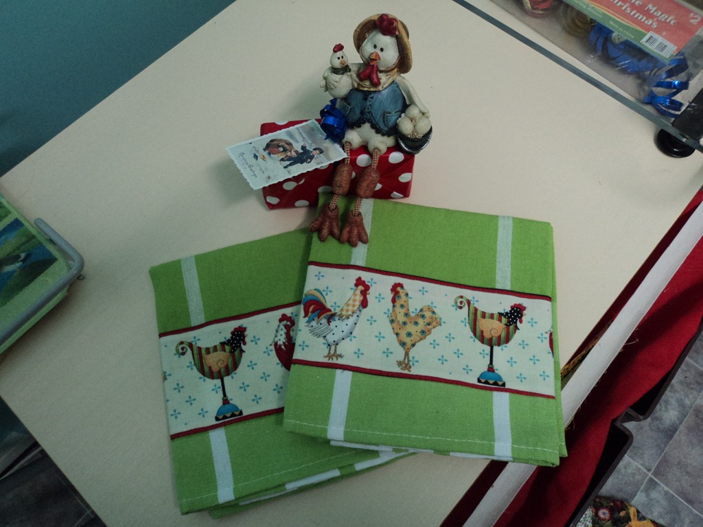 [6.7.8%2520Santa%2520Swap%2520for%2520Christine%25202011%255B3%255D.jpg]