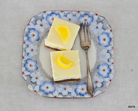 Lemon Cheesecake Slice - Yum Yum!