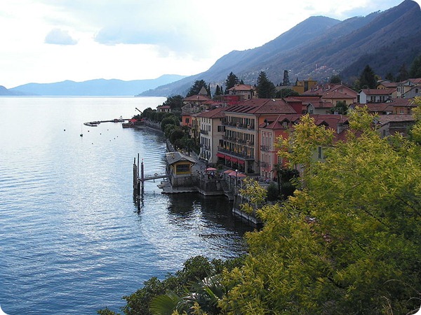 Piemonte Cannero-Riviera-Lungolago