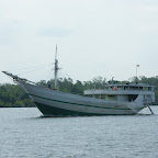 Einheimsches Transport-Schiff in Kumai