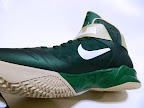 Detailed Look at Nike Zoom Soldier VI SVSM Fighting Irish PEs nike zoom soldier 6 pe svsm away 4 02 Detailed Look at Nike Zoom Soldier VI SVSM Fighting Irish PEs