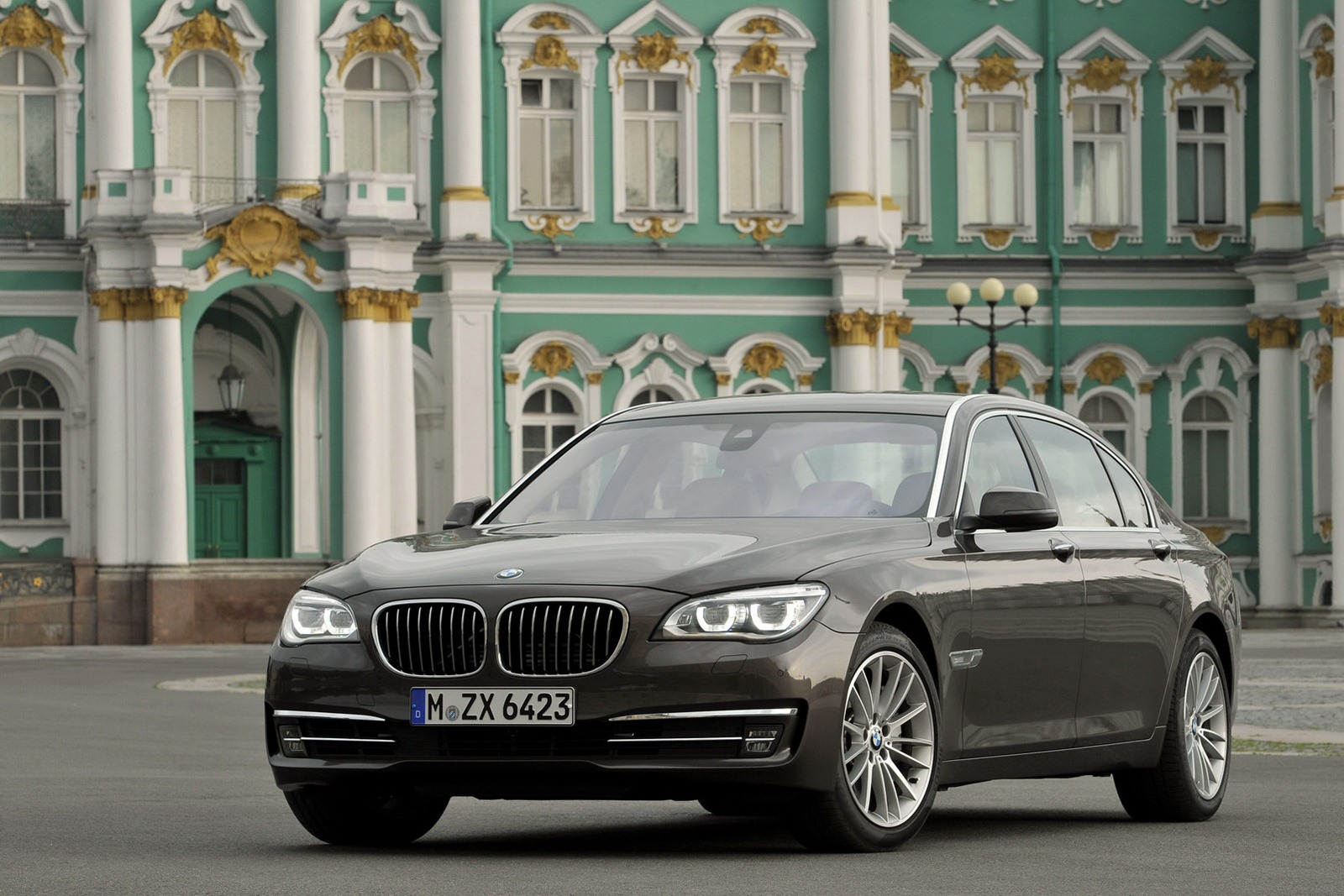 [2013-BMW-7-Series-70%255B2%255D.jpg]