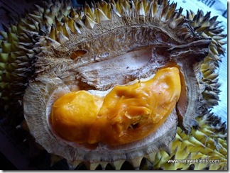 durians_sarawak_market_5