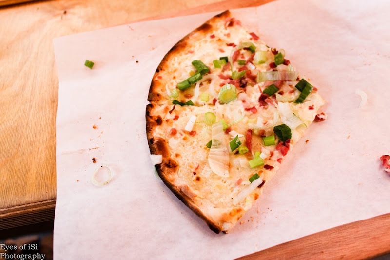 Eyes-of-iSi-Christkindlmarkt-Flammkuchen