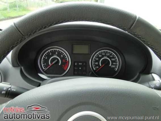 [Dacia-Logan-Sedan-2012-04.jpg]