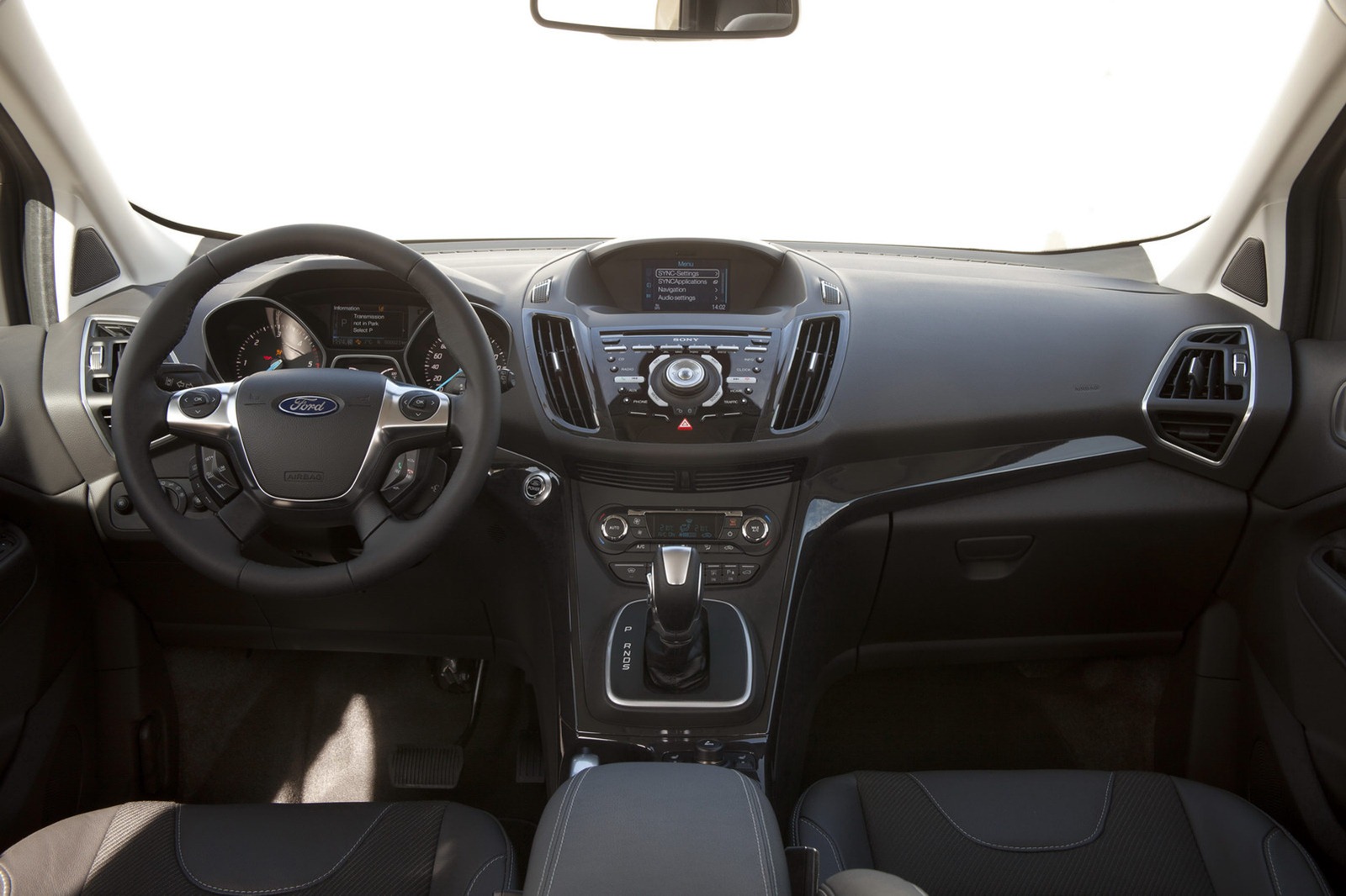 2012-Ford-Kuga-22[2].jpg