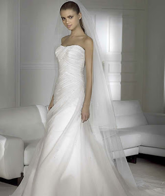 Modelo Hélice - Vestidos de novia Avance Pronovias 2009