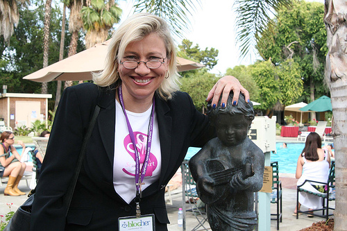 Halley Suitt And Statue, Halley Suitt