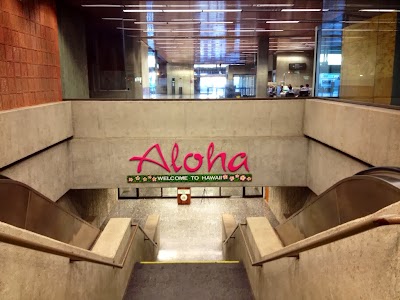In the Honolulu Airport IMAGE_412.jpg