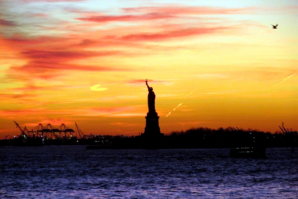 [Staten%2520Island%2520Ferry%252C%2520NYC%2520skyline%252C%2520and%2520Statue%2520of%2520Liberty%2520with%2520the%2520Godbys_0006%255B4%255D.jpg]