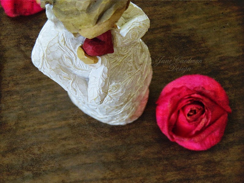 [WTFigurine_Rose_kk_poetic%255B3%255D.jpg]